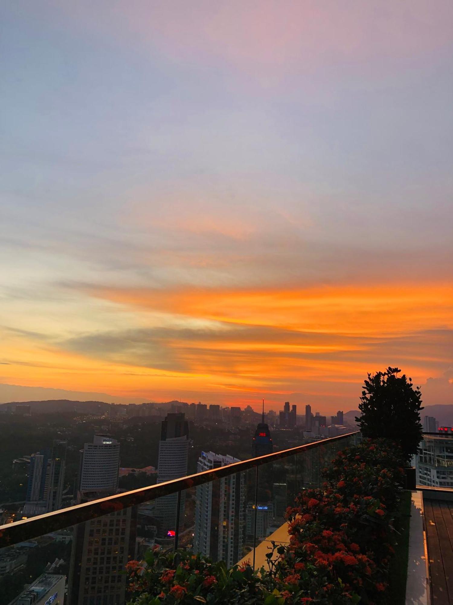 Apartamento Platinum Klcc Pool View Kuala Lumpur Exterior foto