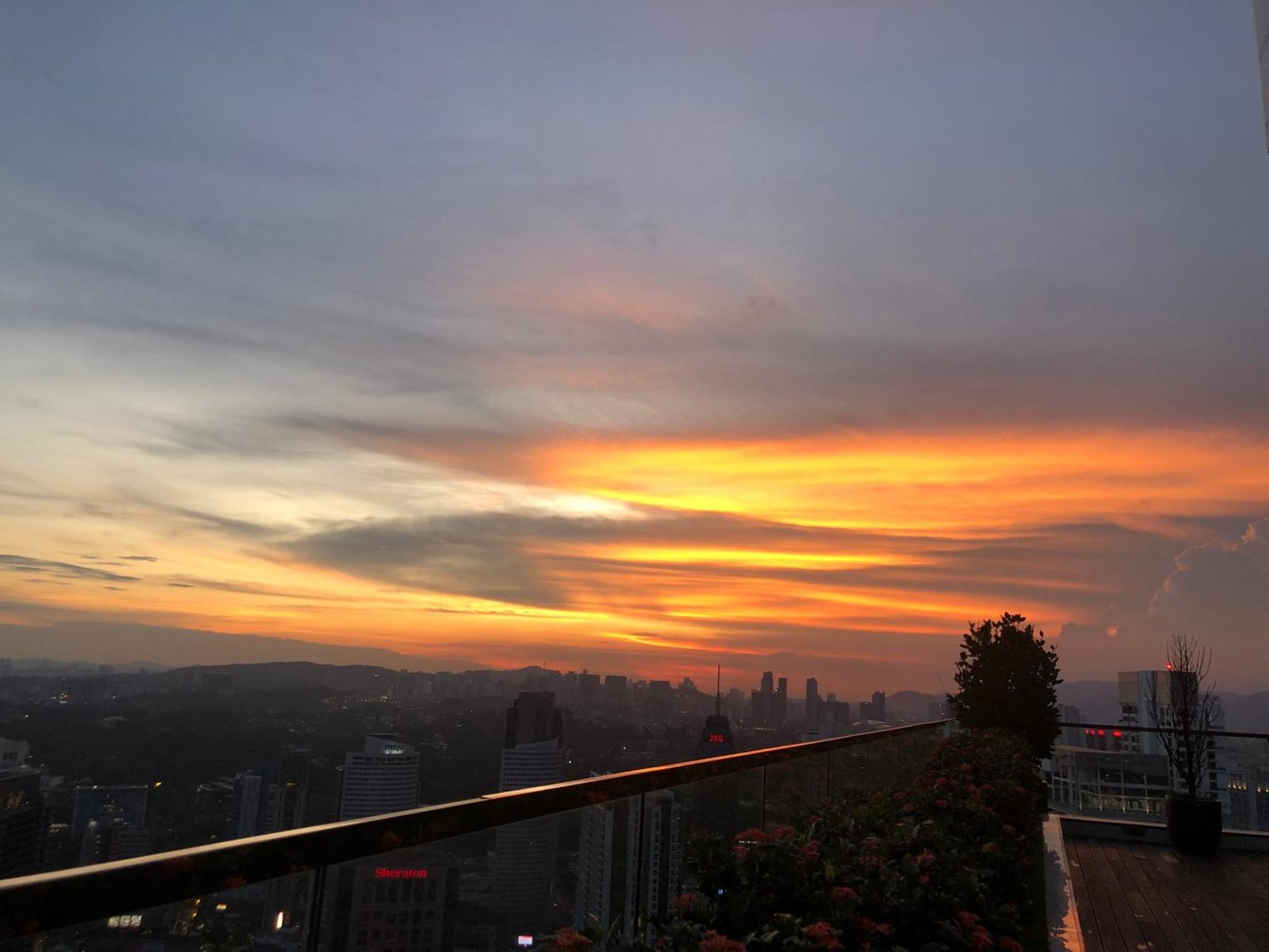 Apartamento Platinum Klcc Pool View Kuala Lumpur Exterior foto